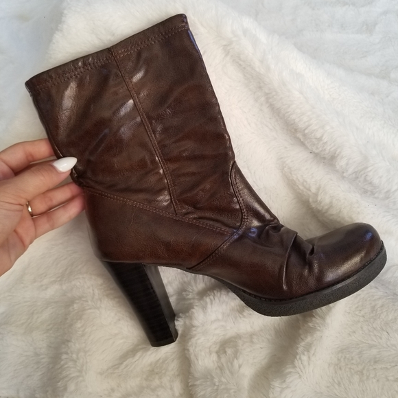 Host Pick💕Box-Tab Brown Mid/Low Rise Heeled Boots - Picture 2 of 12